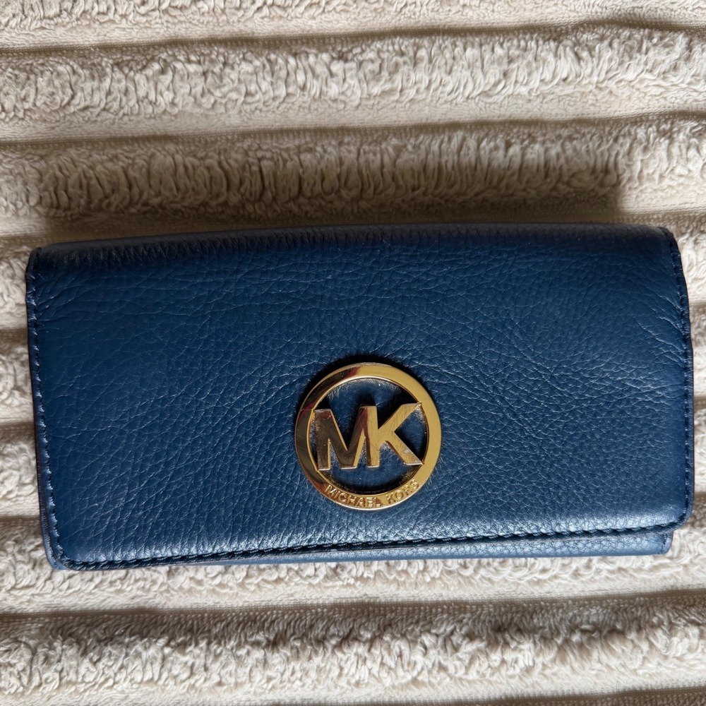 Michael Kors Fulton Flap Wallet Navy Blue Pebbled Leather Gold MK Logo Medallion